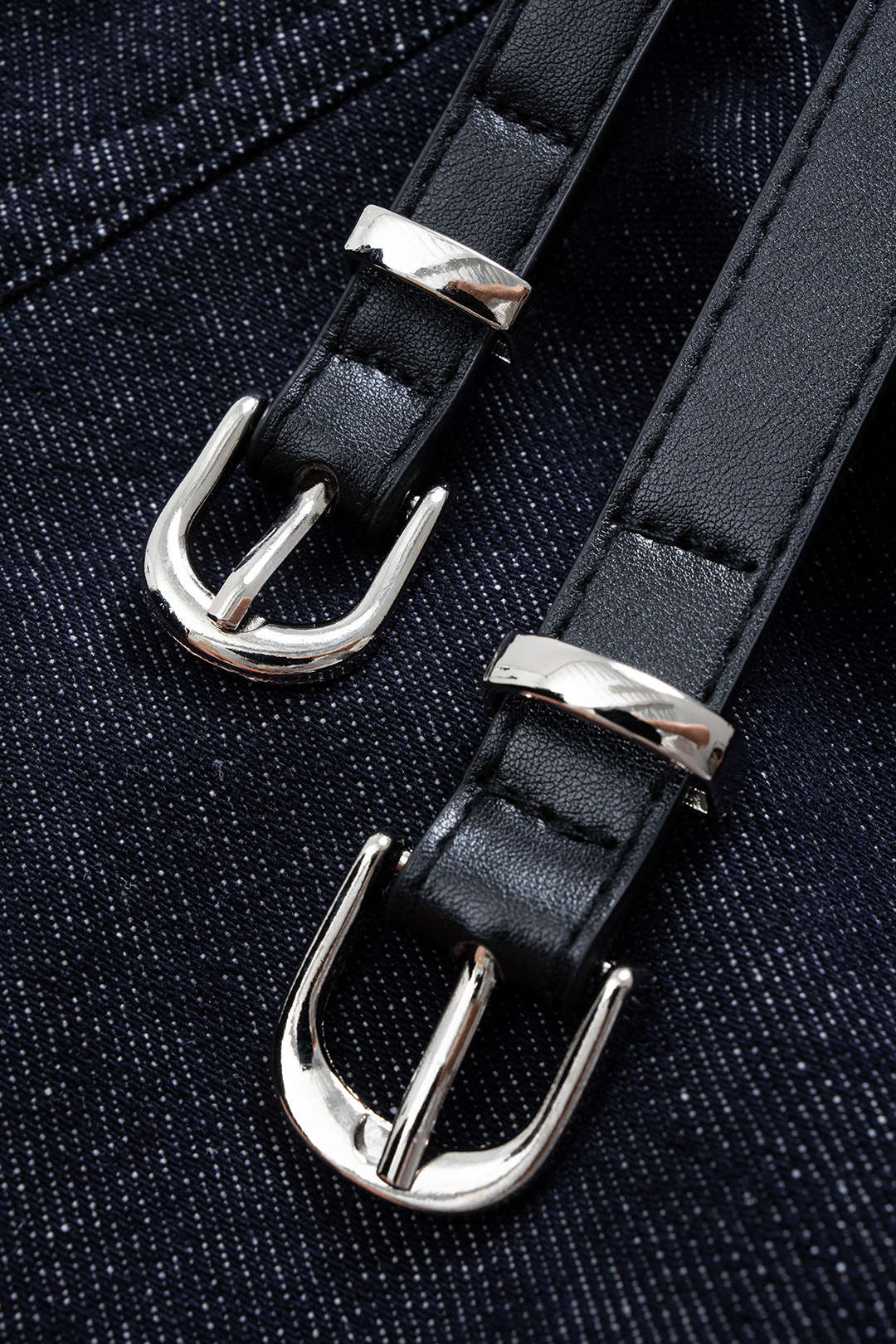 Jeans met riem en smokwerk