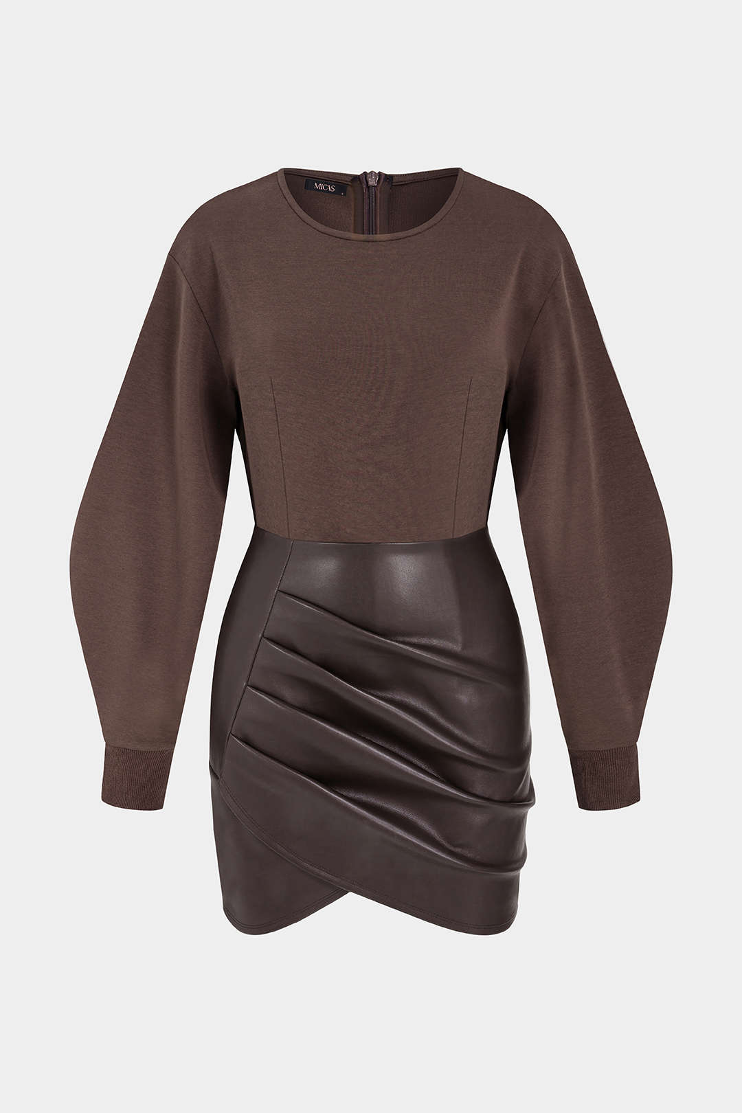 Asymmetrische leren-look minijurk met ronde hals