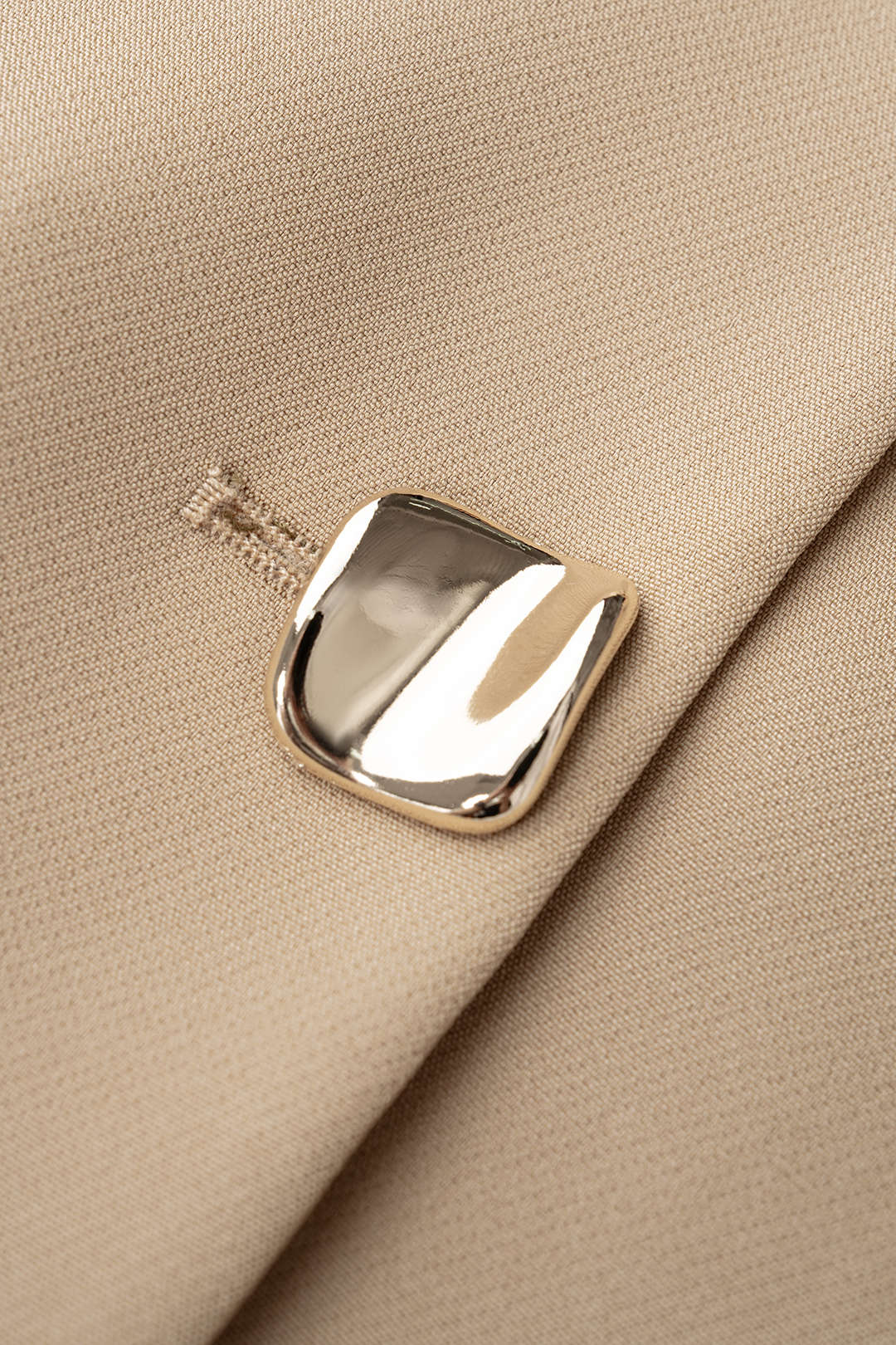 Metallic gilet met reverskraag, V-hals en knoopjes
