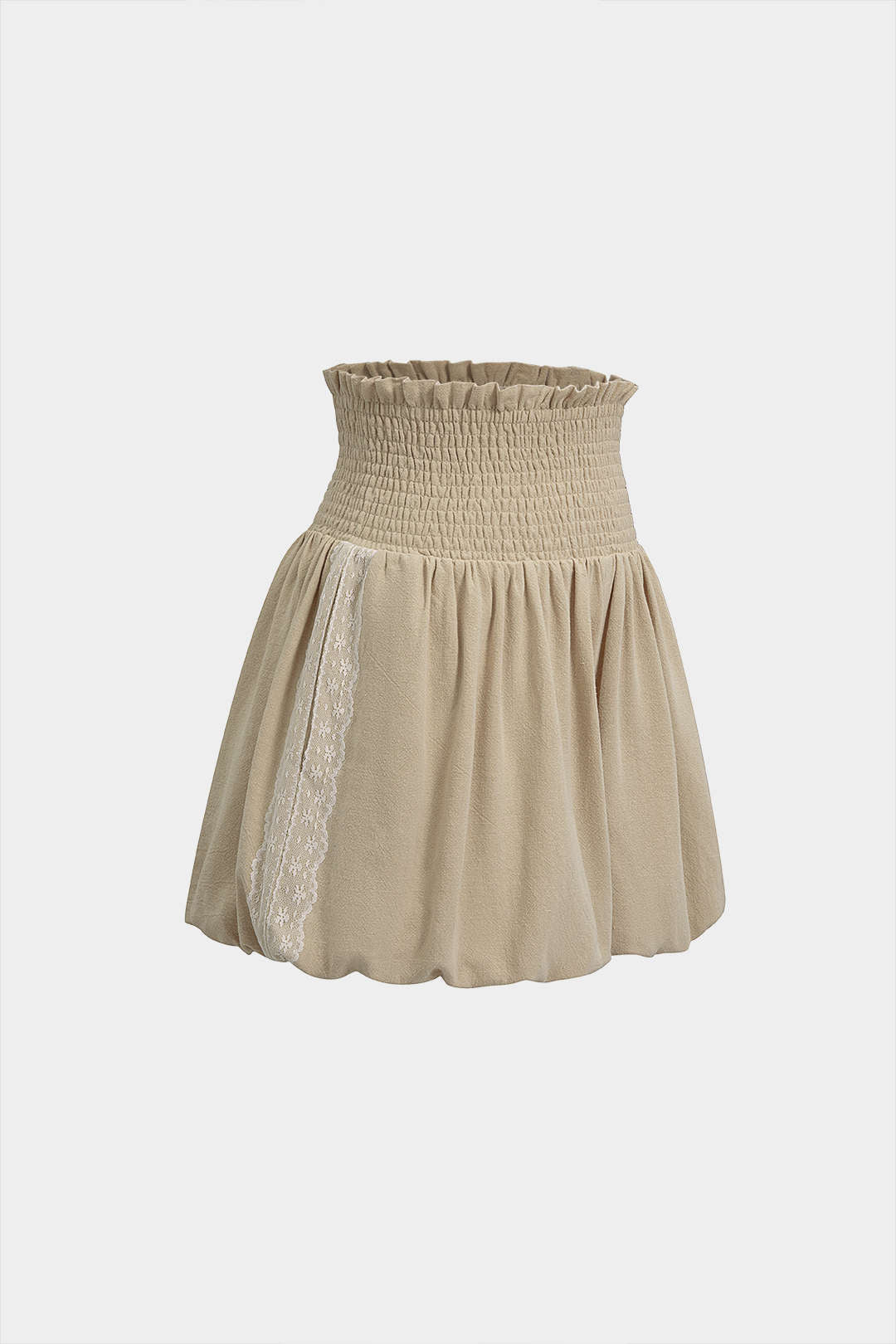 Short met hoge taille, smokwerk en ruches