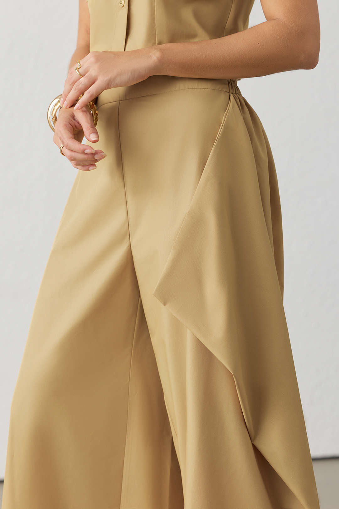 Broek met volants, ruches en wijde pijpen