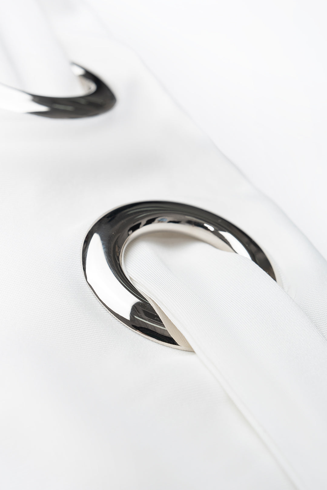 Asymmetrische metallic minijurk met drapering