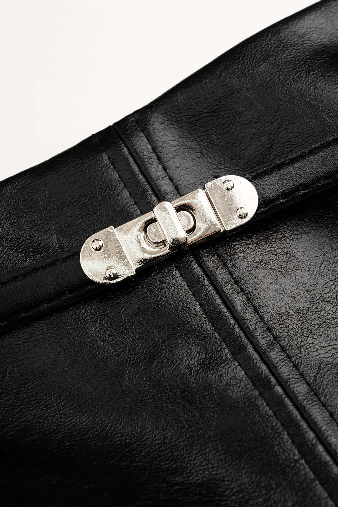 Leren-look metallic rok met riem