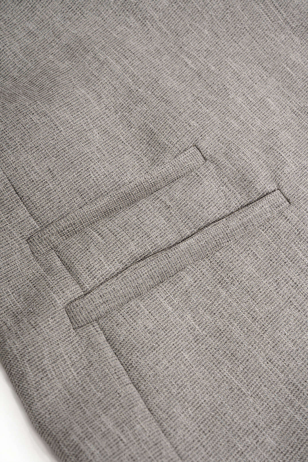 Ilse - Asymmetrische blazer met knoopjes