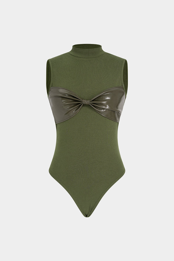 Leren-look patchwork body met knoopdetail