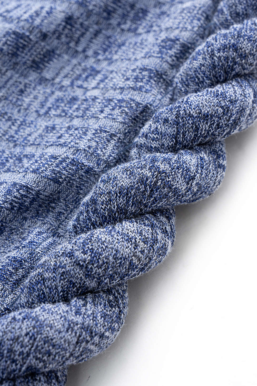 Mouwloze minijurk met watervalhals en gedraaid detail