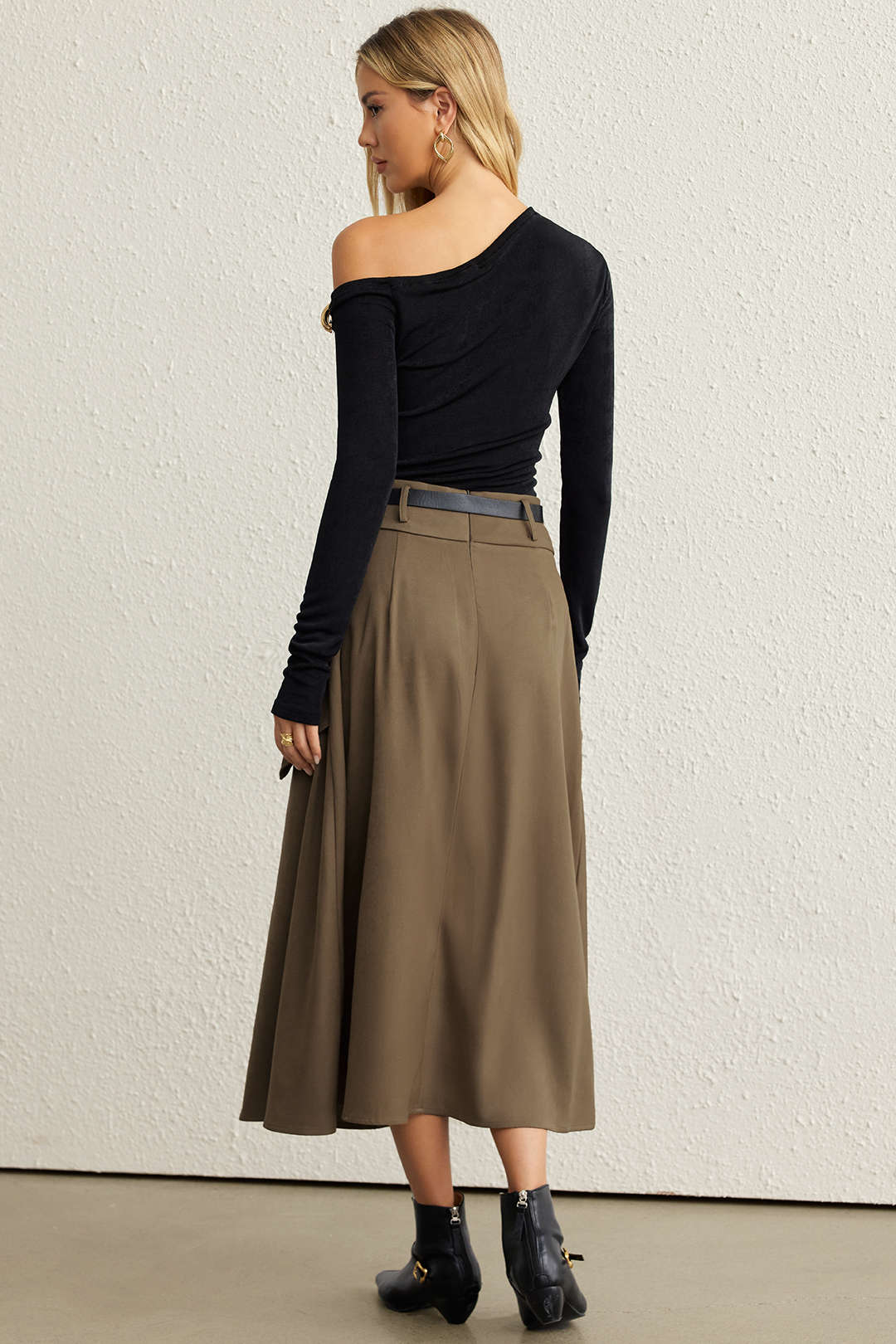 Asymmetrische rok met riem, ruches en hoge taille