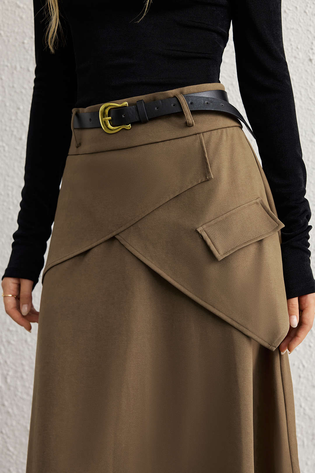 Asymmetrische rok met riem, ruches en hoge taille
