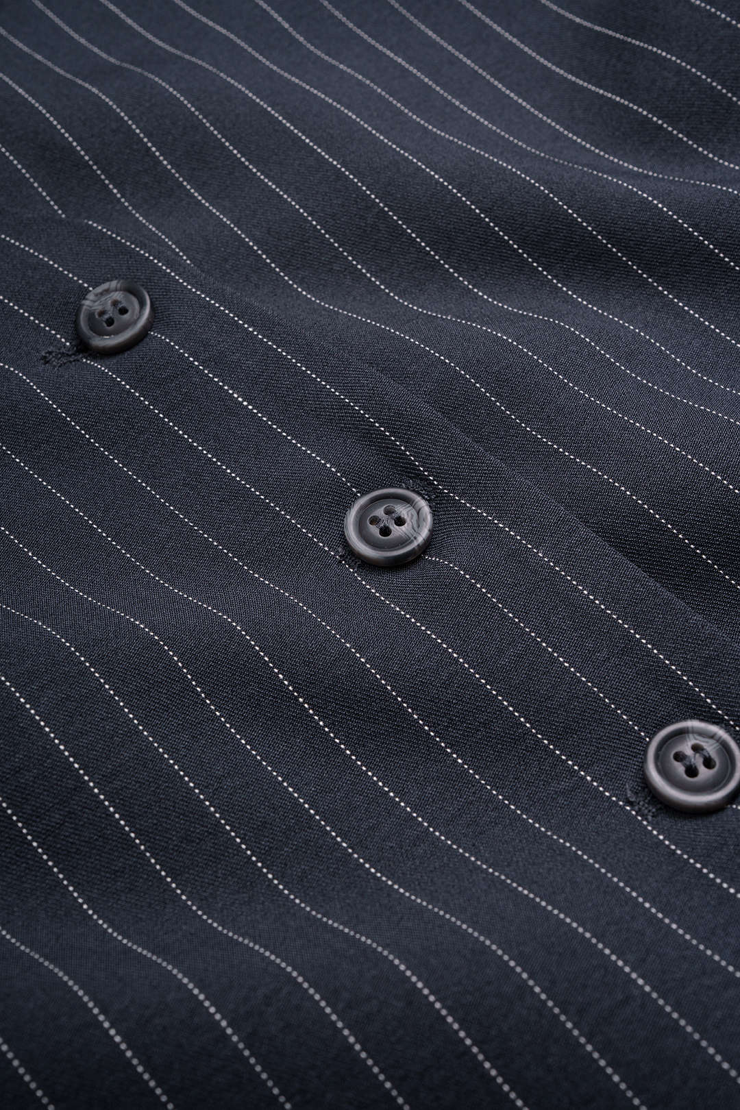 Gestreept gilet met V-hals en knoopjes