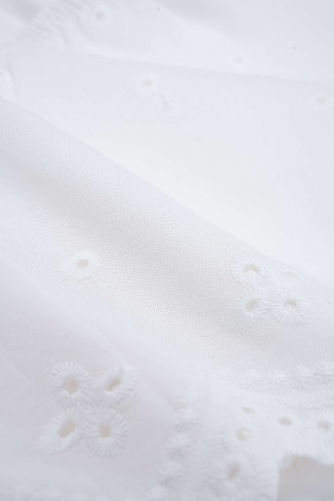 Tanktop met opengewerkt detail, halternek en borduursel