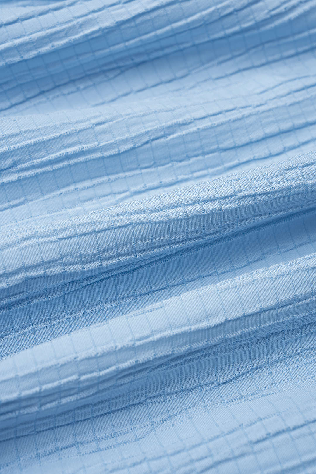 Gestructureerde metallic maxijurk met kettingdetail