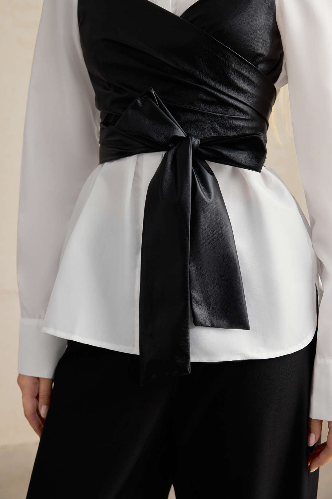 Leren-look patchwork blouse met lange mouwen