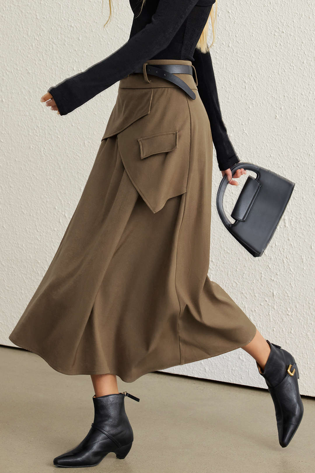 Asymmetrische rok met riem, ruches en hoge taille