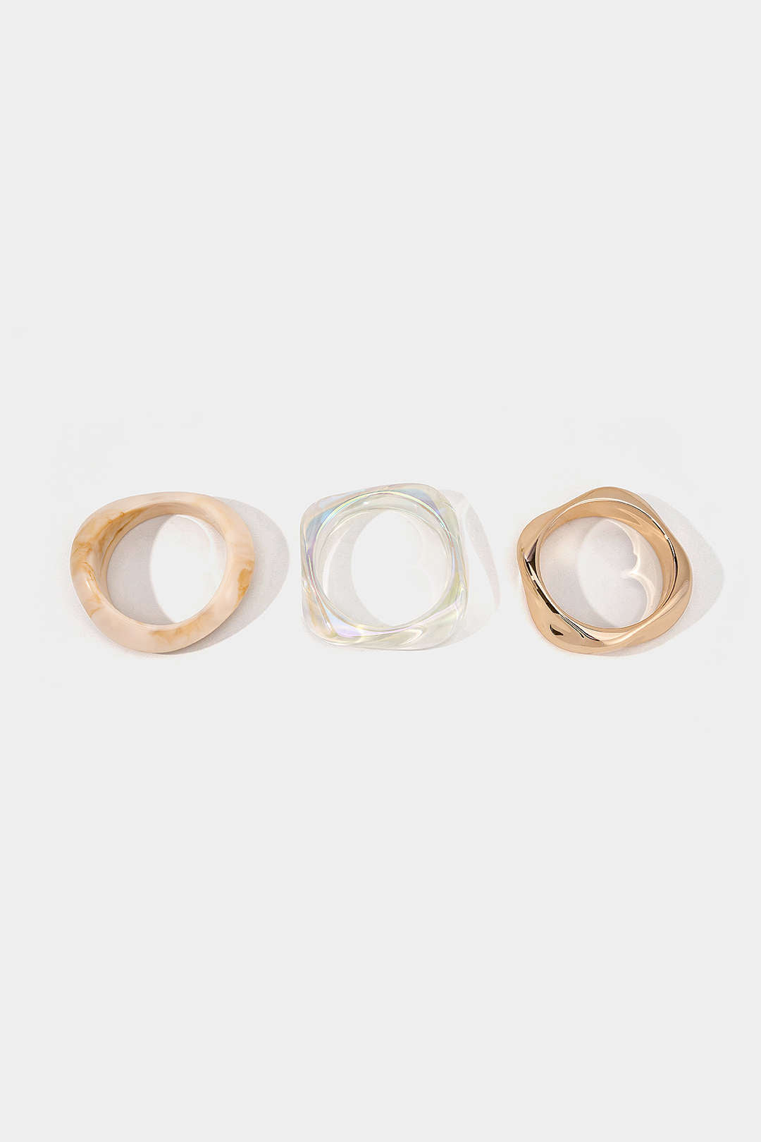 Onregelmatige armbanden van hars