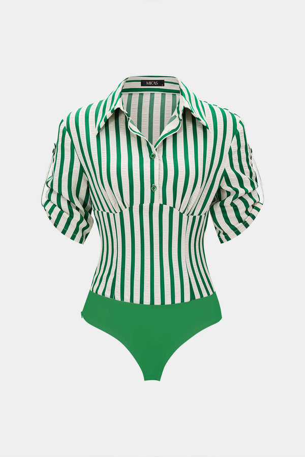 Gestreepte patchwork body met knoopjes, ruches en V-hals