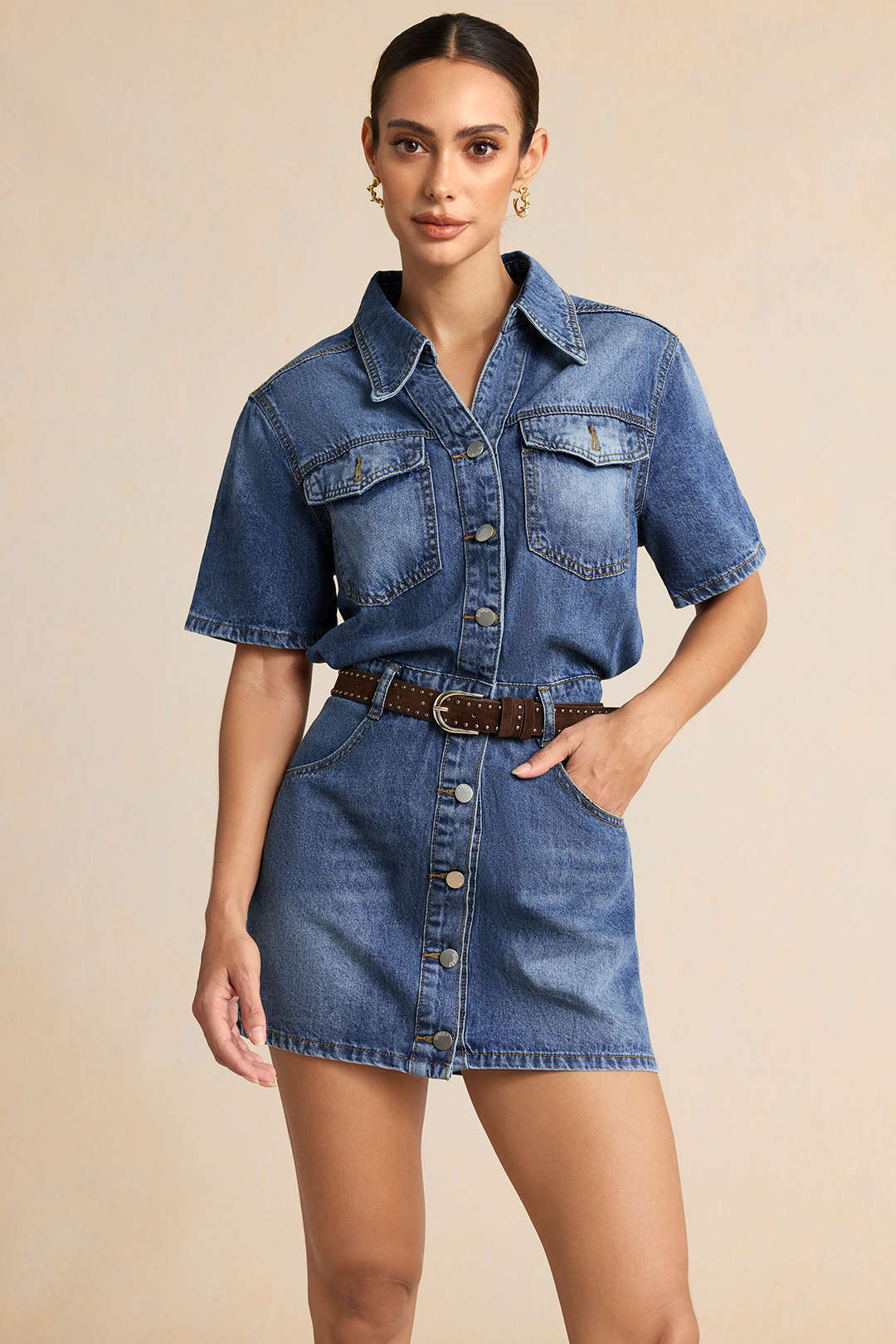 Denim minijurk met knoopjes, zakken en riem