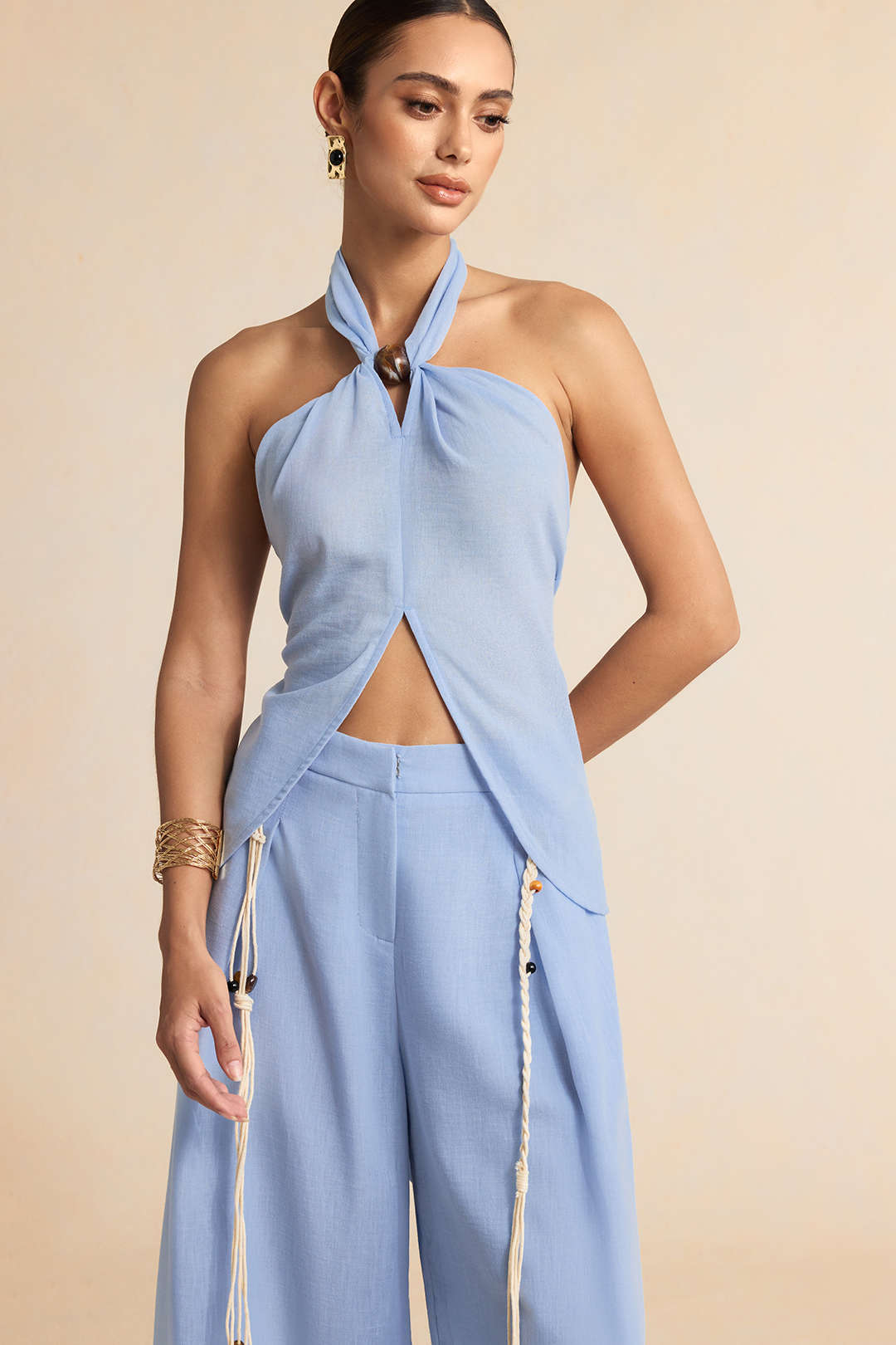 Tanktop met halternek, knoopdetail en open rug