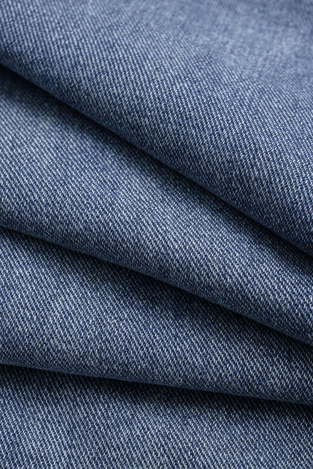 Jeans met knoopjes, rits en zakken