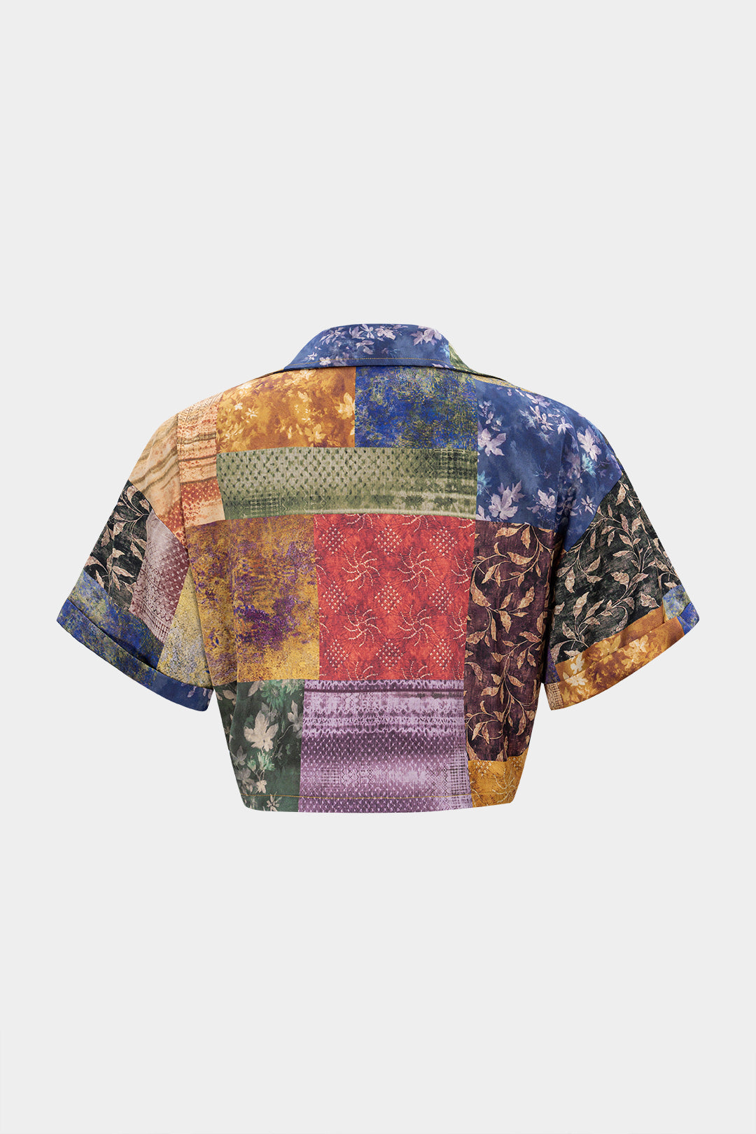 Patchwork satijnen top met V-hals, ruches en korte mouwen