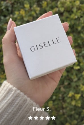 Fleur S. met haar sieradendoosje