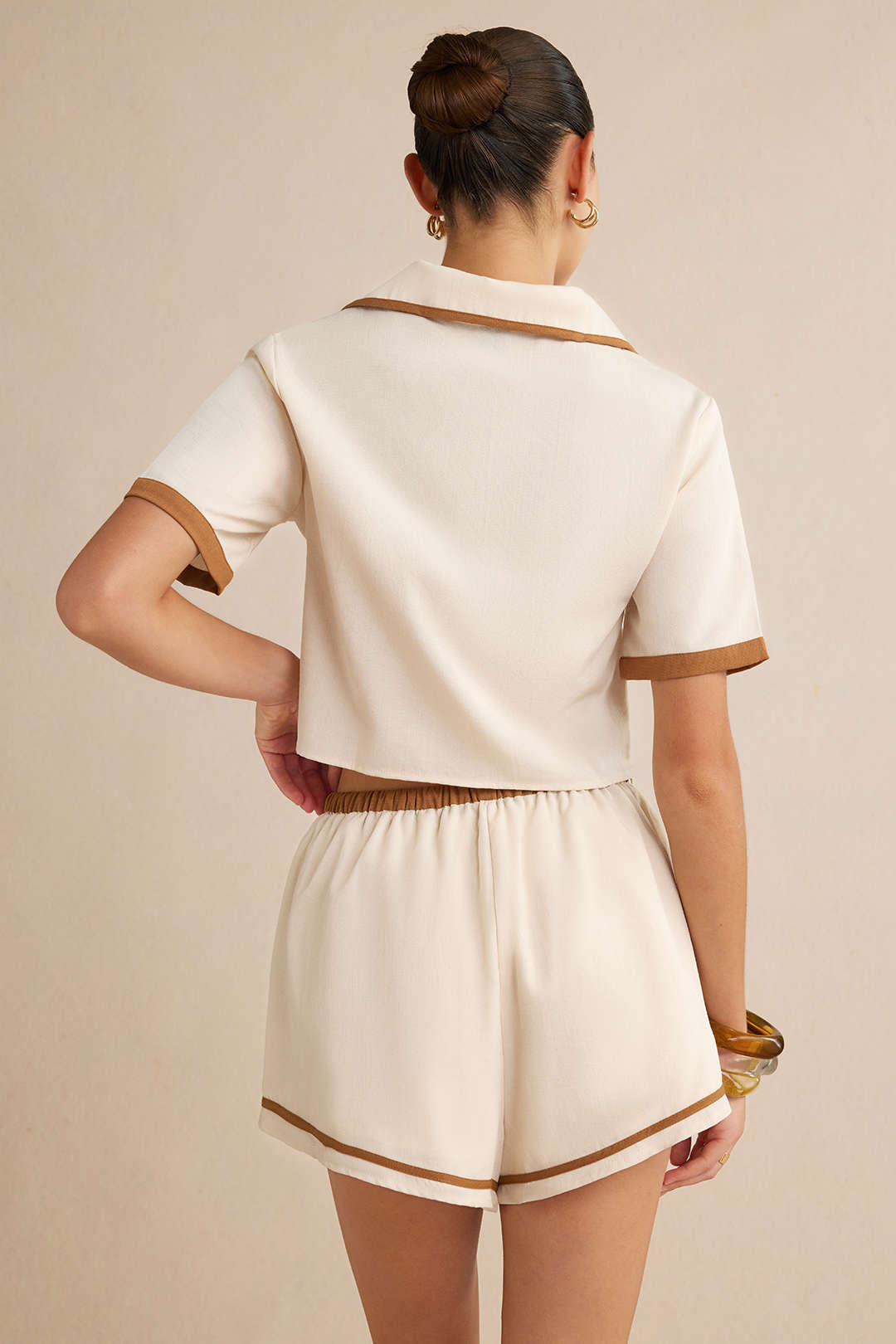 Blouse met revers, V-hals en korte mouwen