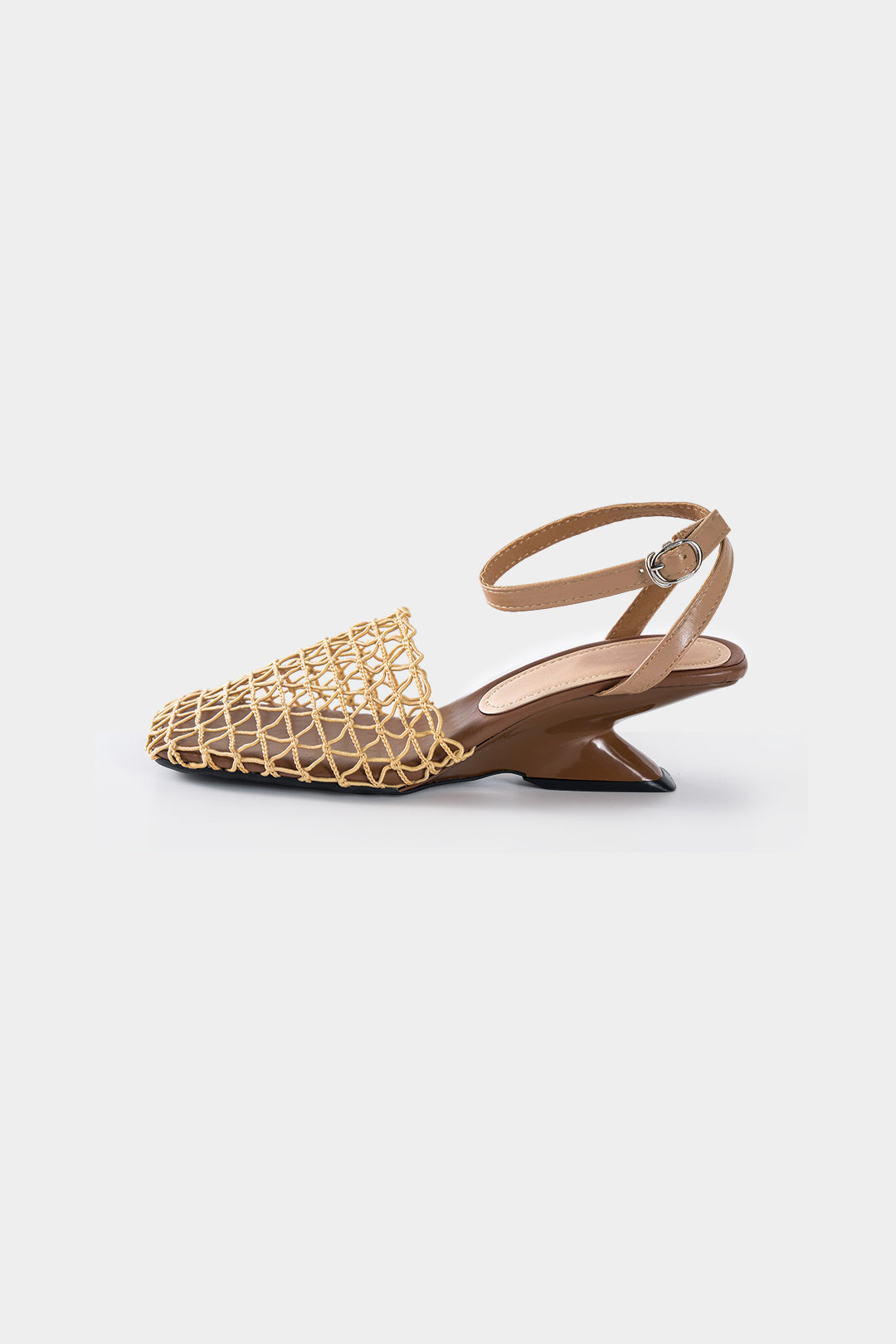 Sandalen van imitatieleer met opengewerkt patroon