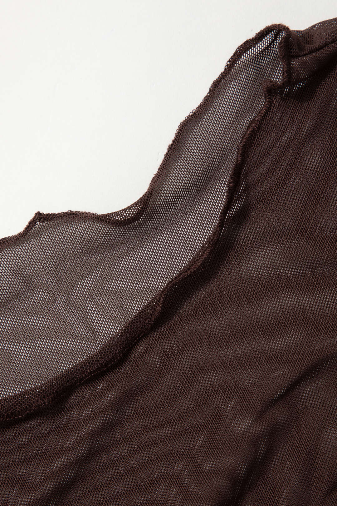 Transparante mesh midijurk met wikkelmodel