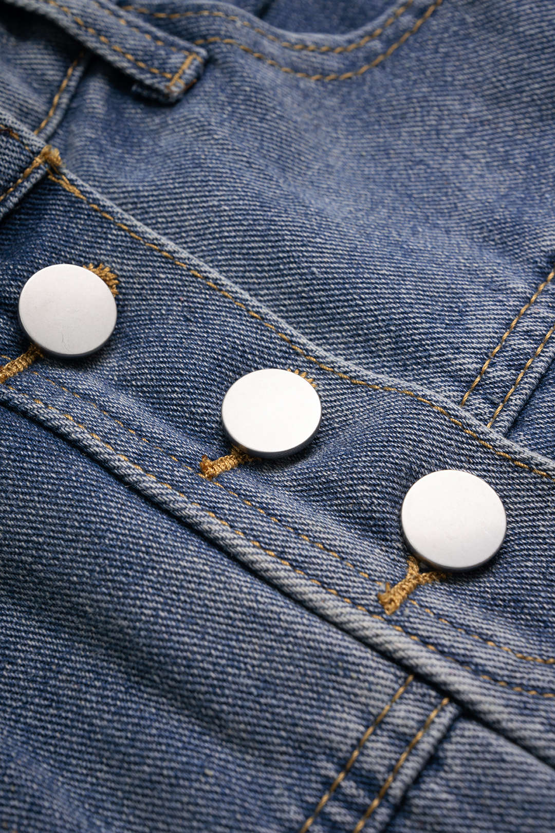 Denim rok met rafelrand en hoge taille