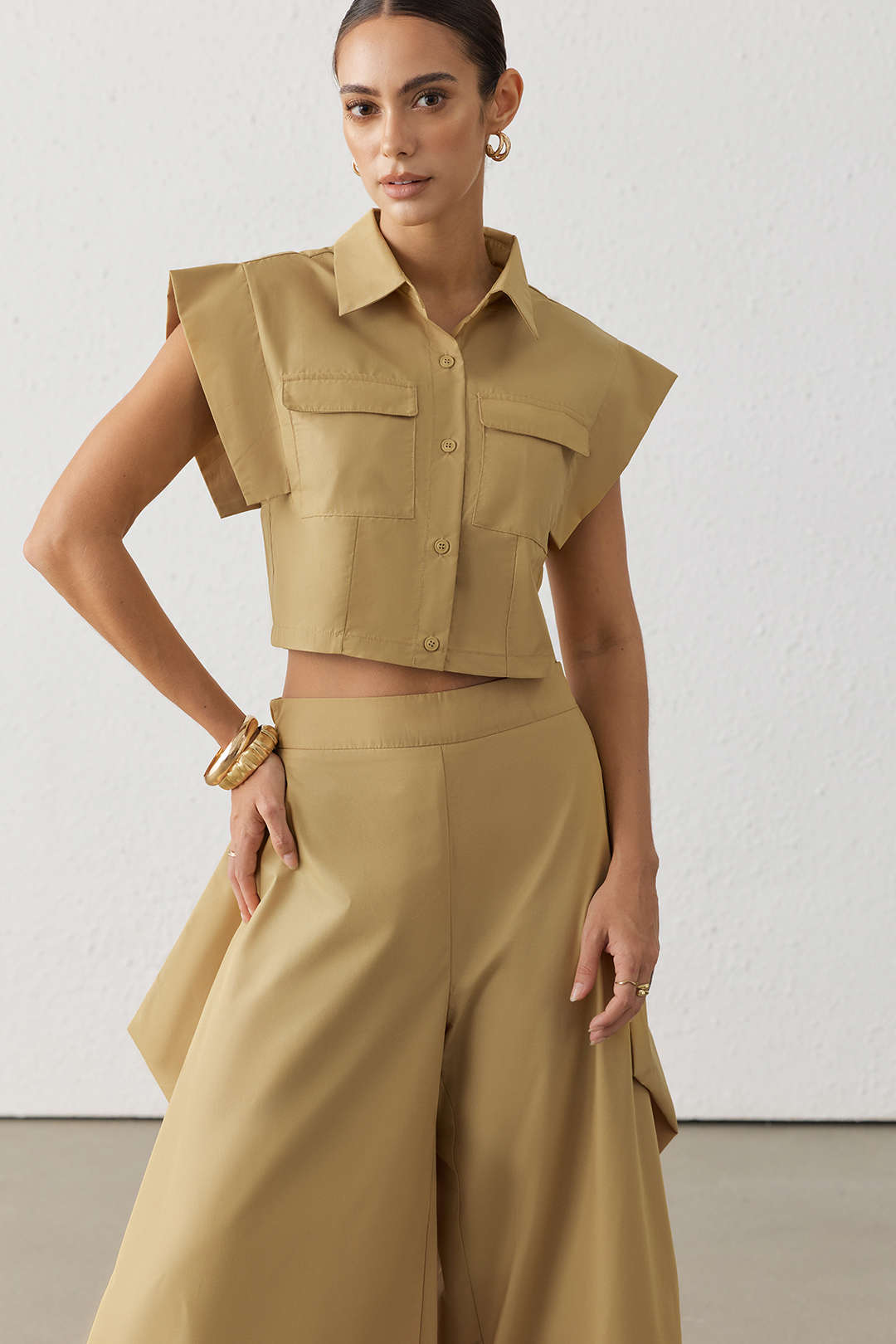 Tanktop met revers, zakken en knoopjes