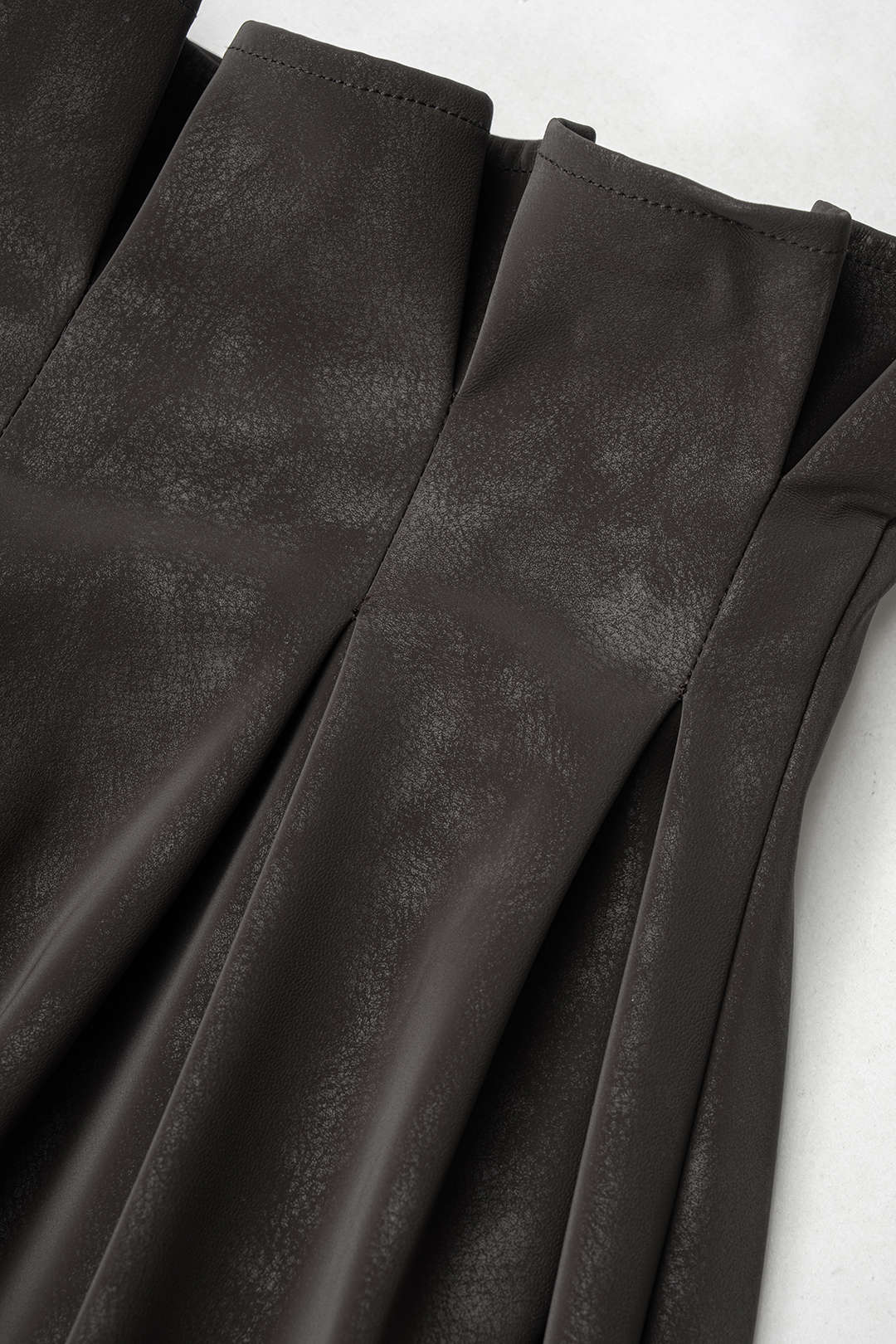 Mae - Leren-look rok met ruches