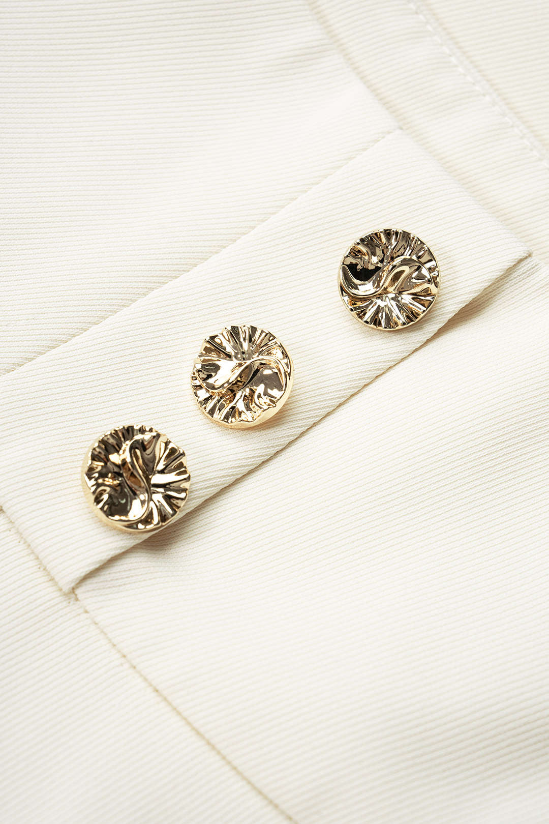 Metallic short met wijde pijpen