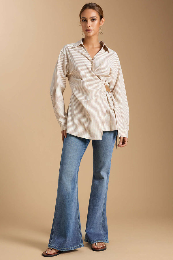 Gestreepte blouse met knoopjes, ruches en lange mouwen