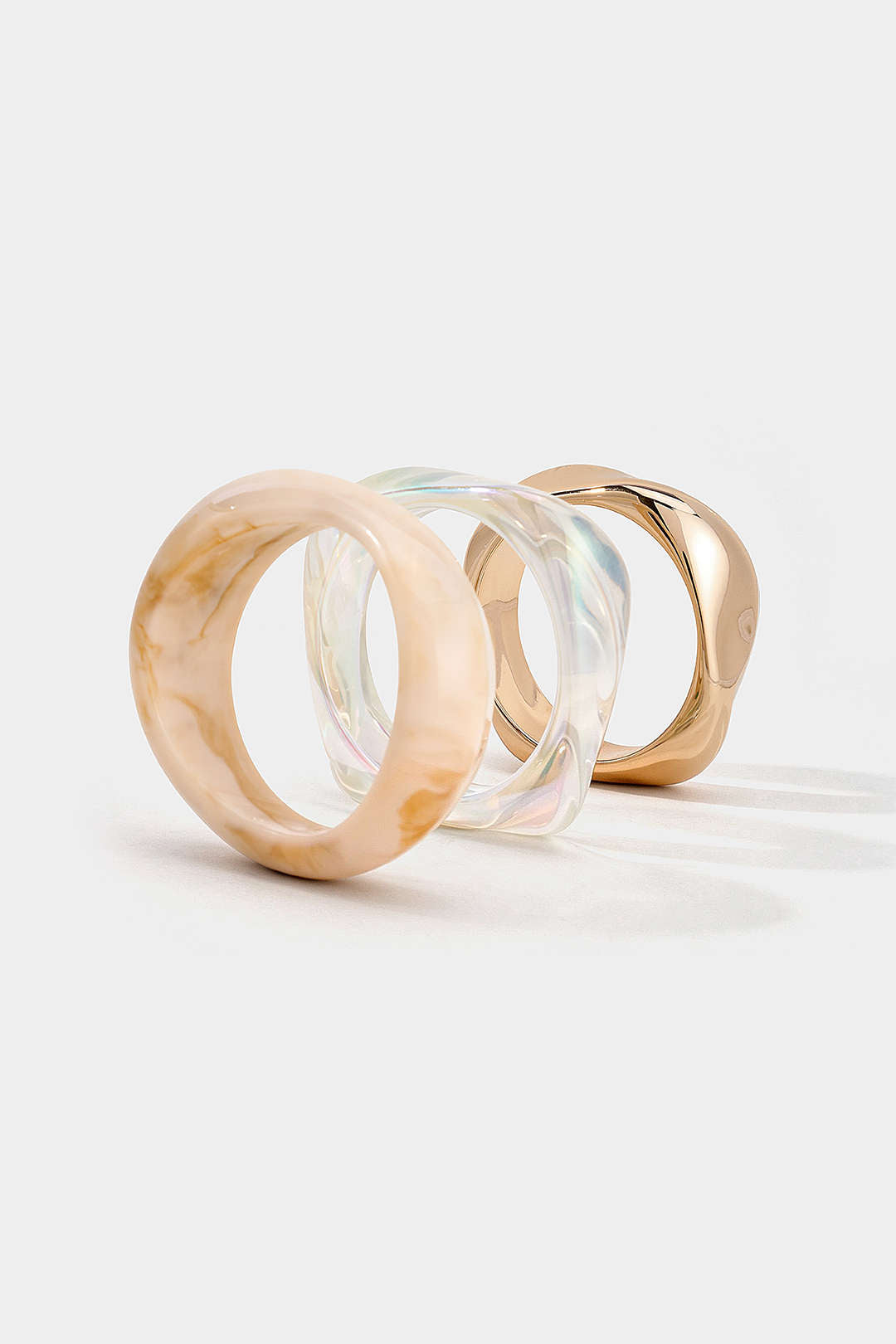 Onregelmatige armbanden van hars