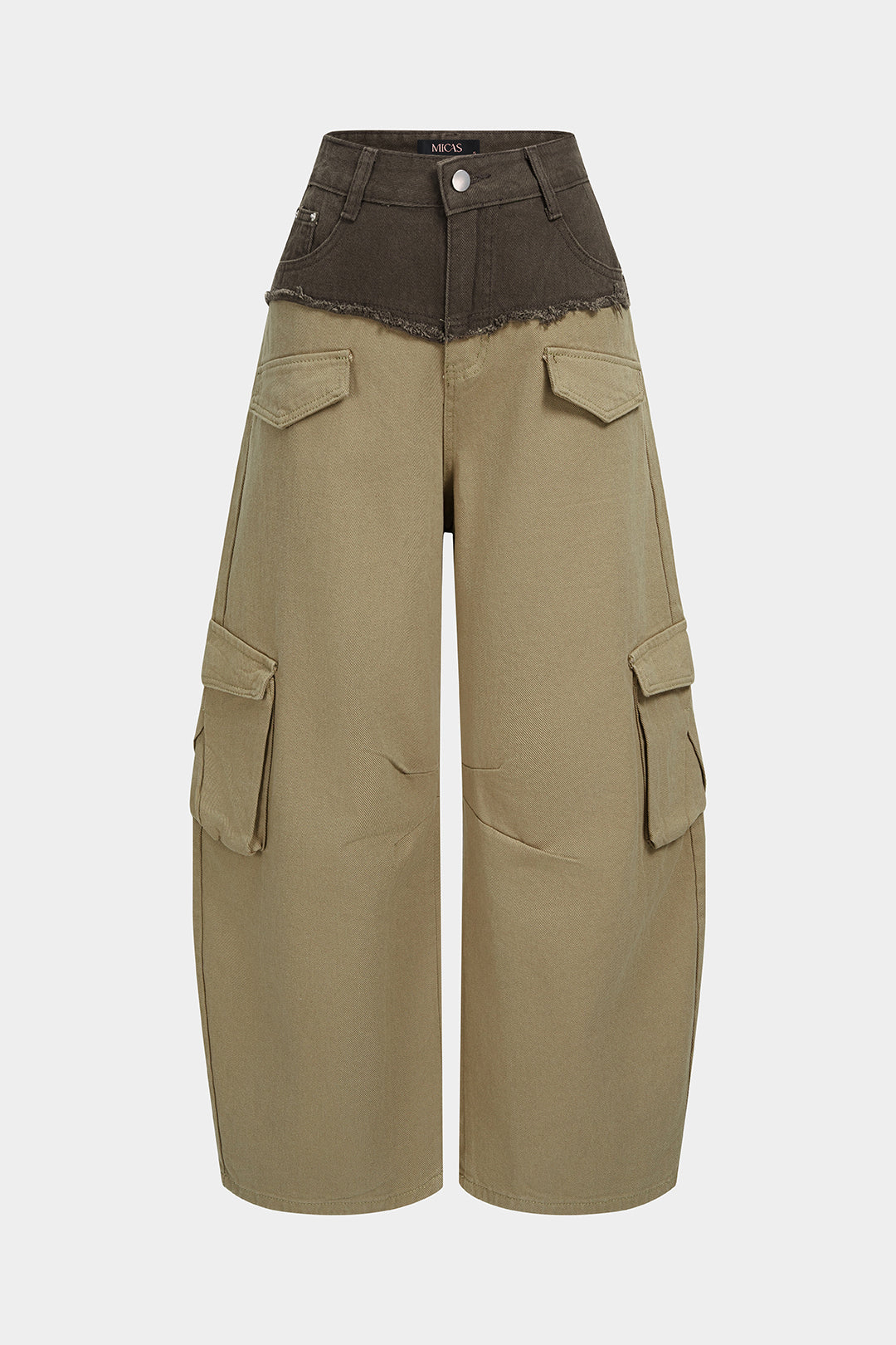 Jeans met rafelrand, wijde pijpen en zakken