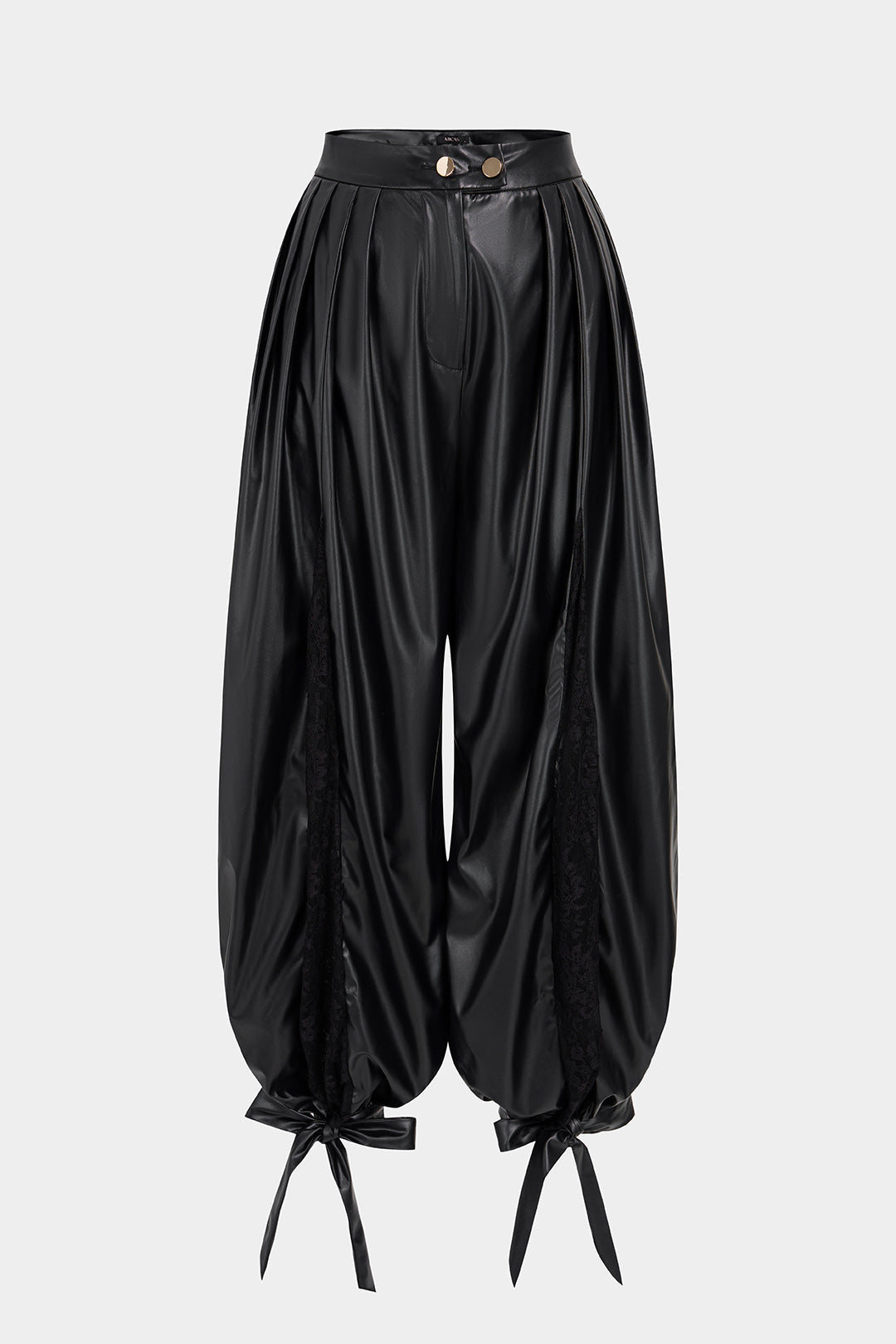 Leren-look broek met knoopjes, ruches en strik