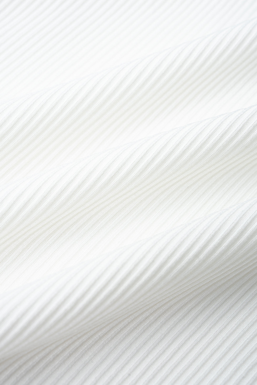 Metallic mouwloze midijurk met ronde hals en gesp