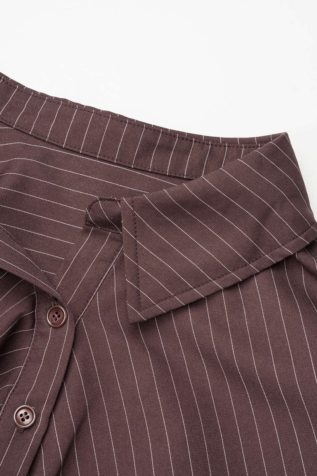 Gestreepte asymmetrische blouse met één schouder en ruches
