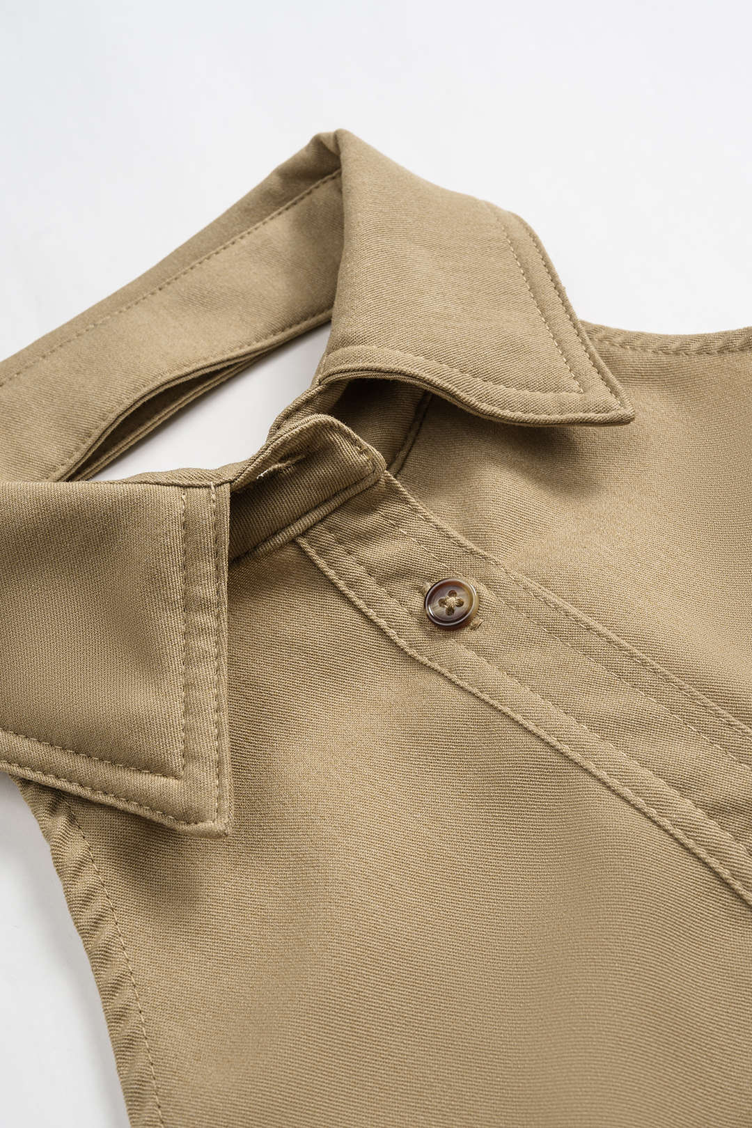 Tanktop met halternek, knoopjes en open rug