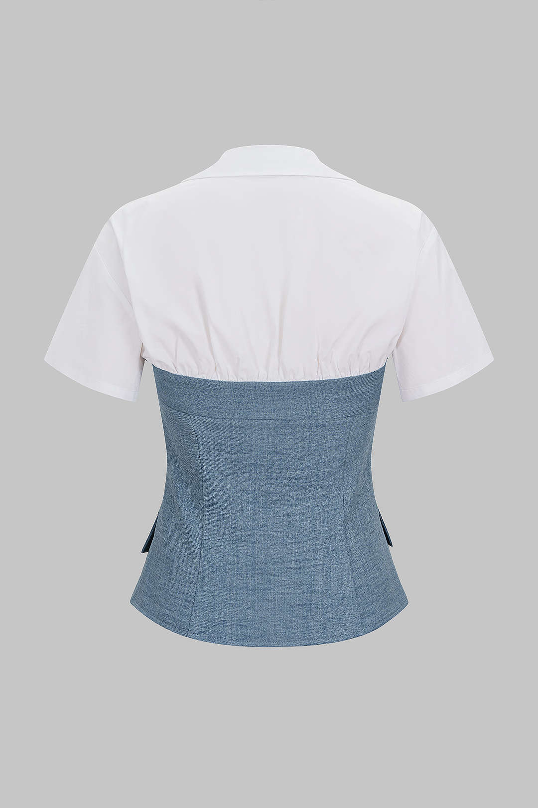 Top met knoopjes, revers en korte mouwen