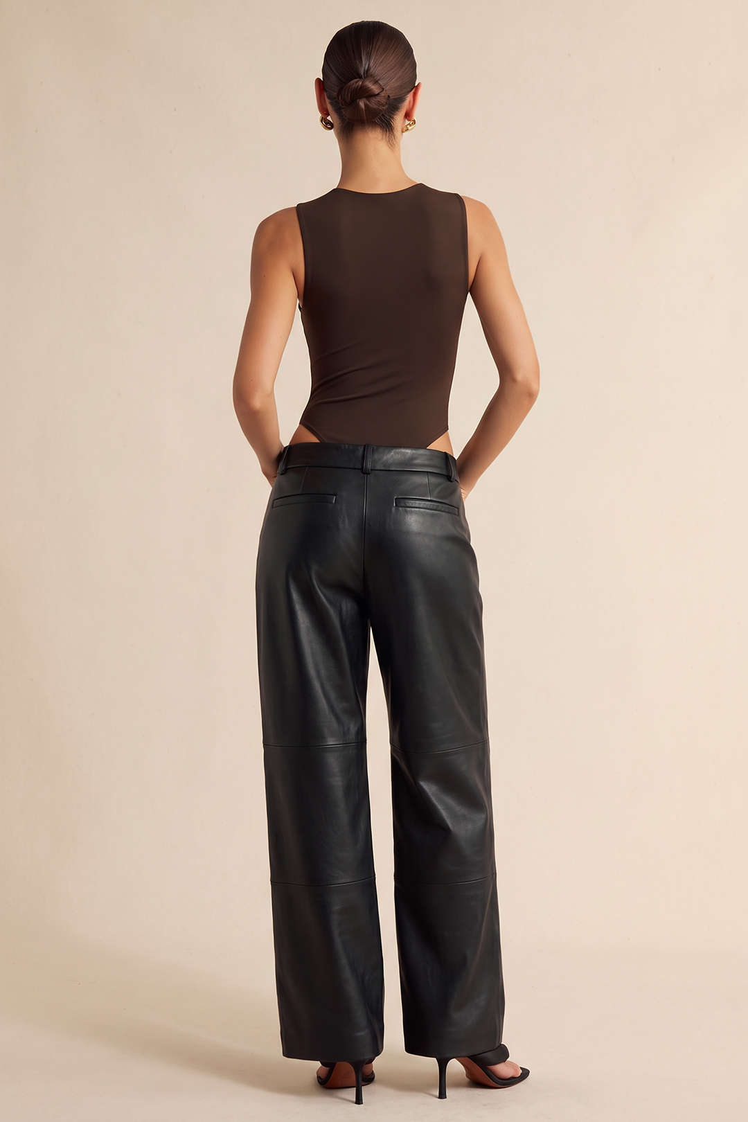 Leren-look metallic body