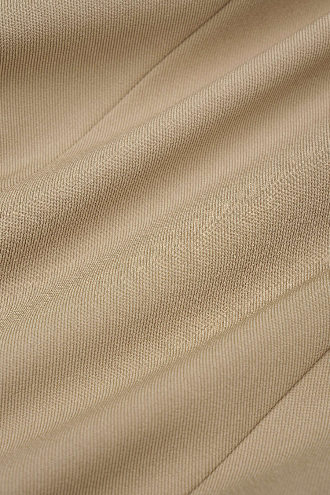 Metallic blouse met revers, knoopjes en korte mouwen
