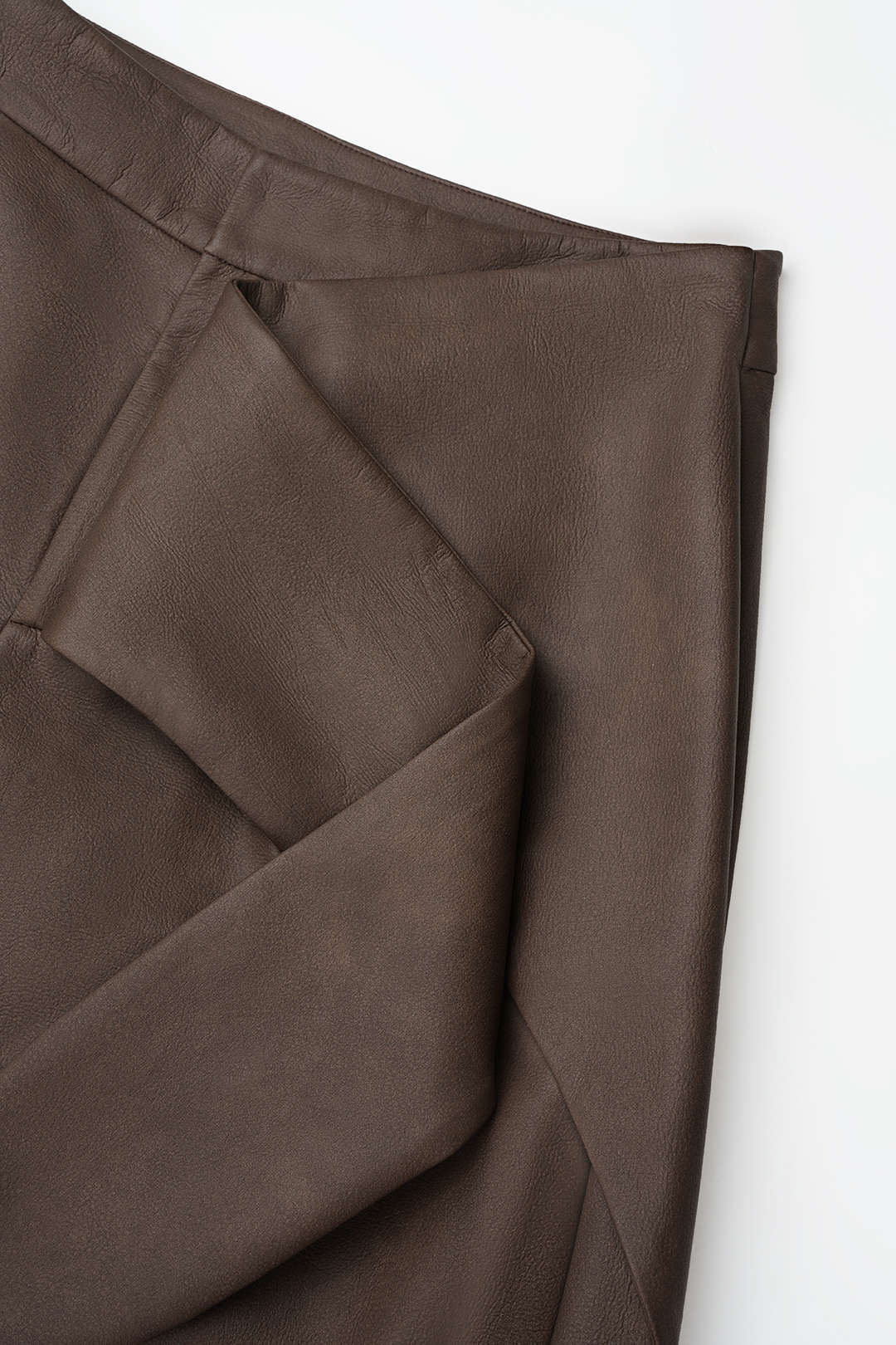 Leren-look broek met knoopdetail
