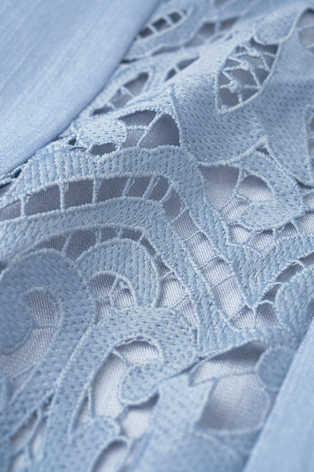 Vesna - Broek met opengewerkt detail en wijde pijpen
