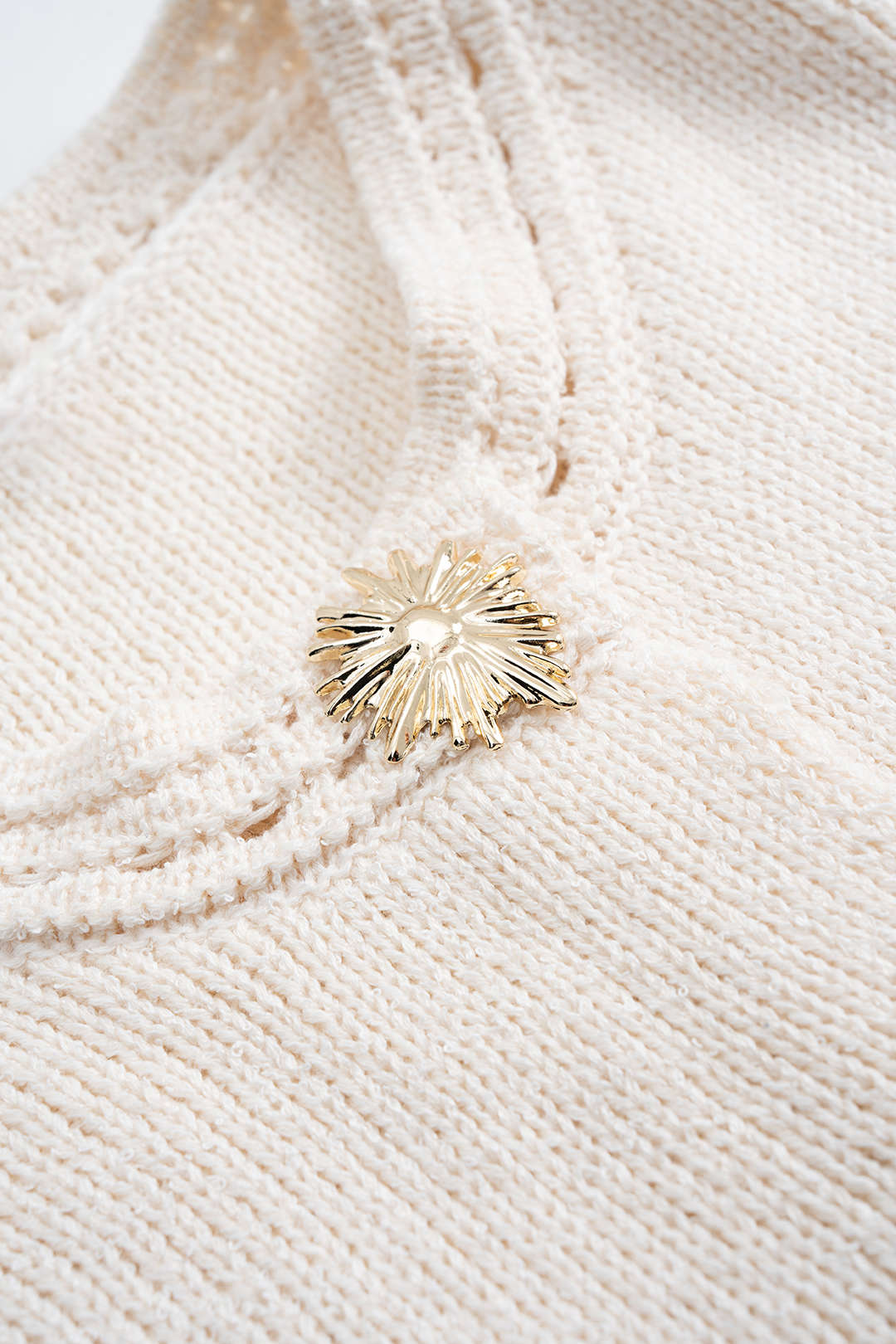 Selin - Gebreide metallic tanktop met ronde hals en knoopjes