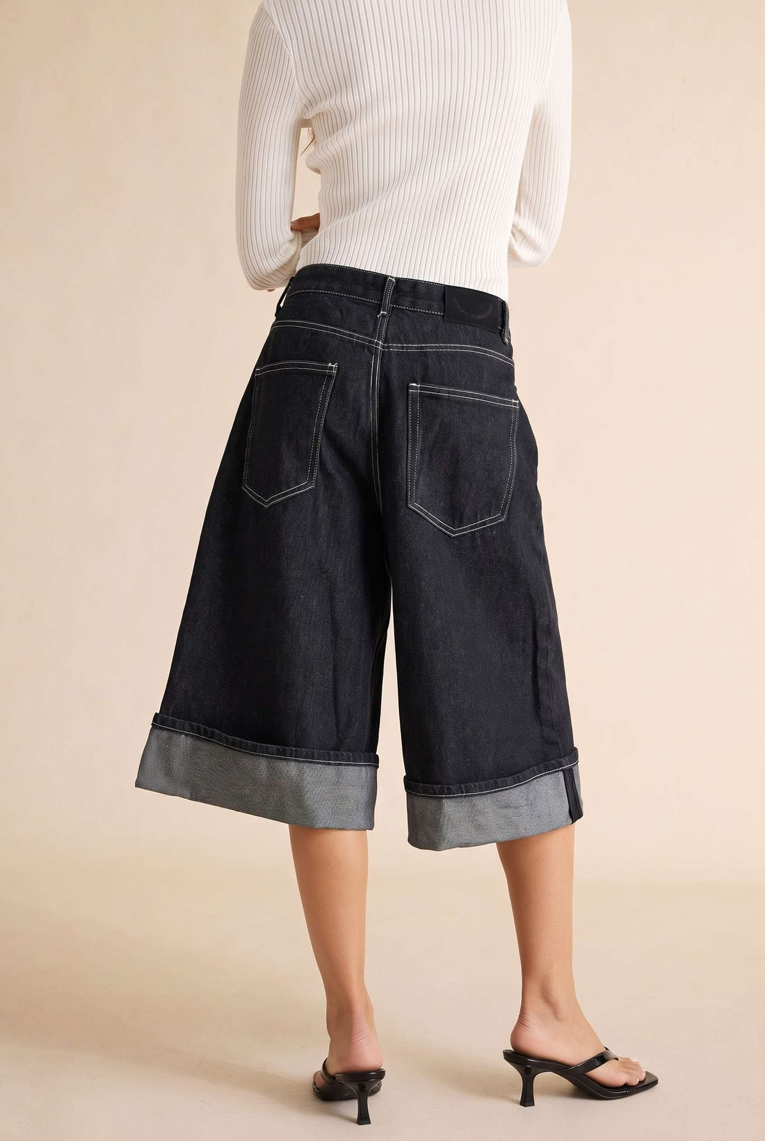 Denim metallic short met wijde pijpen