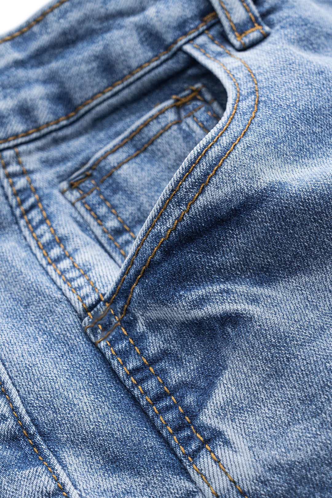 Jeans met zakken, wijde pijpen en ballonmodel