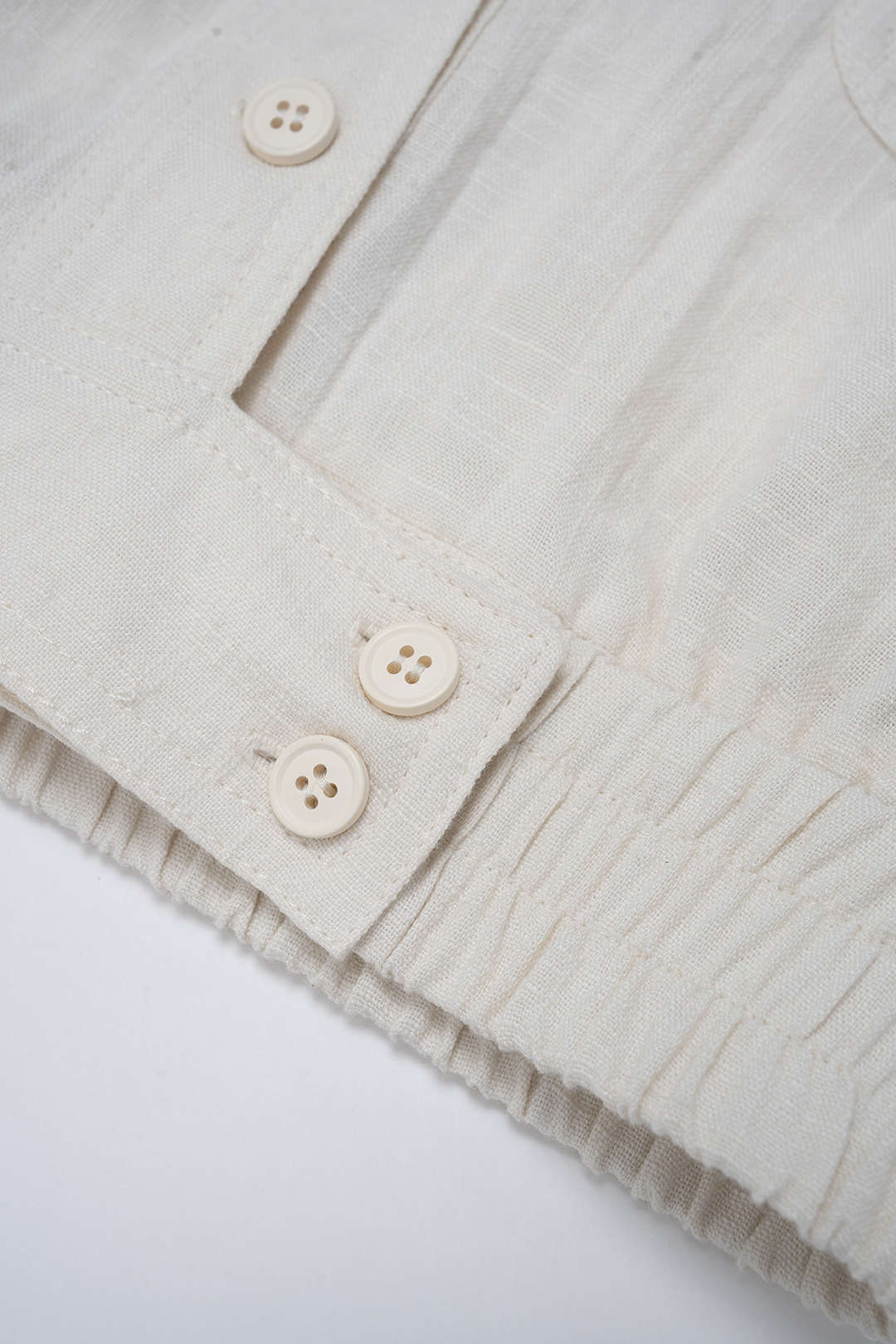Linnen blouse met revers, knoopjes en korte mouwen