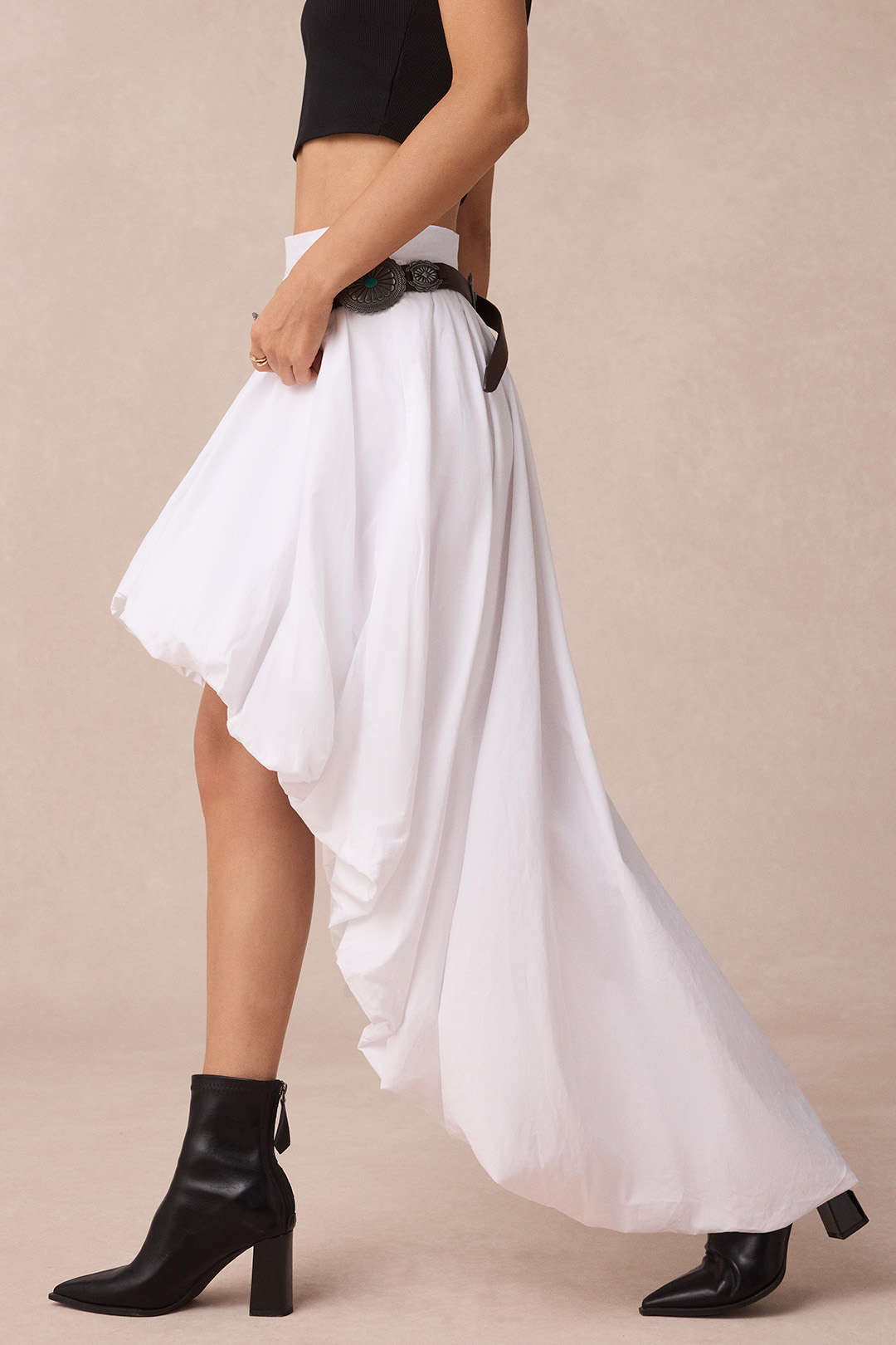 Rok met asymmetrische zoom en ruches