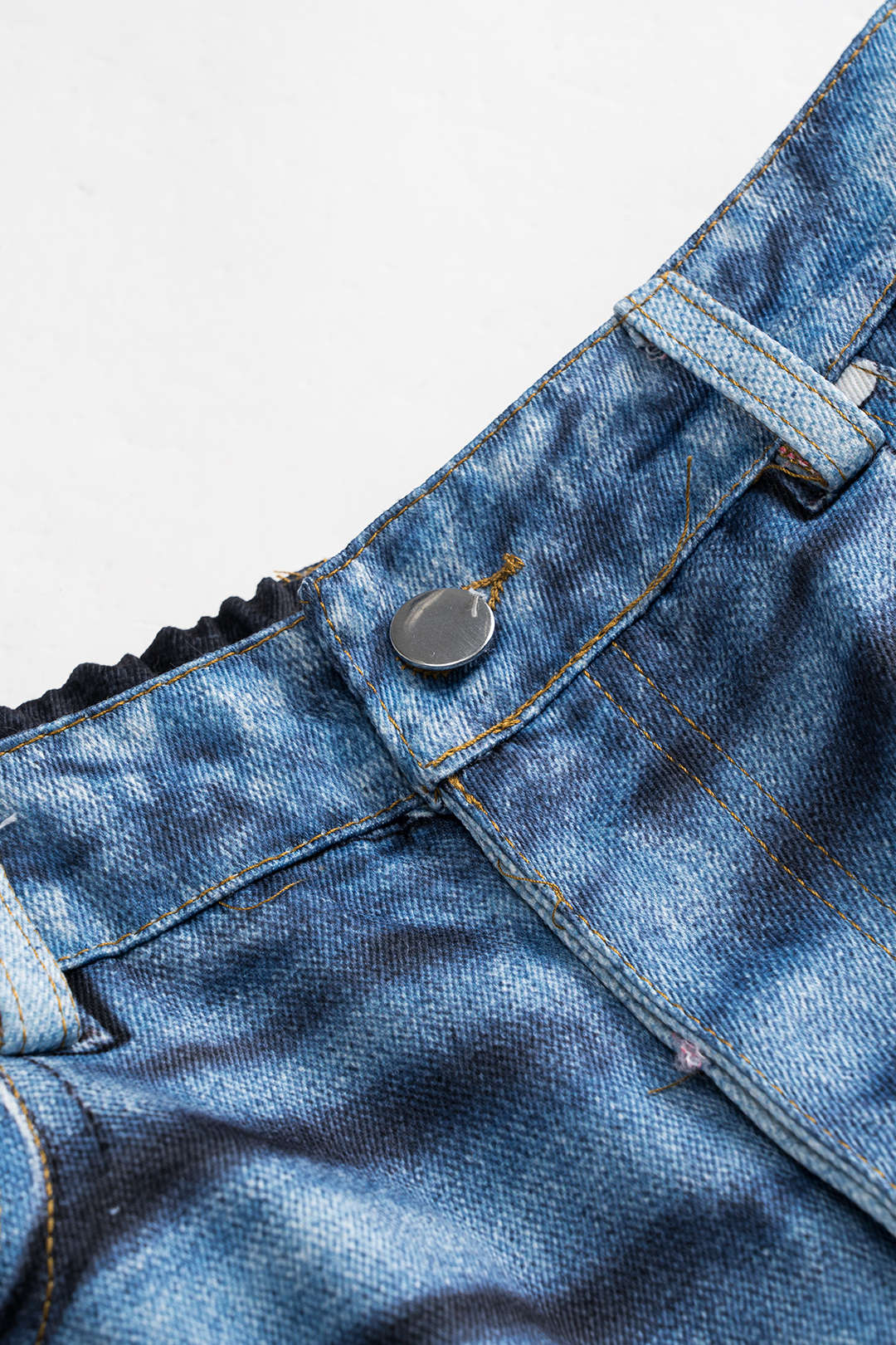 Abstracte print pantalon met knoopjes en zakken