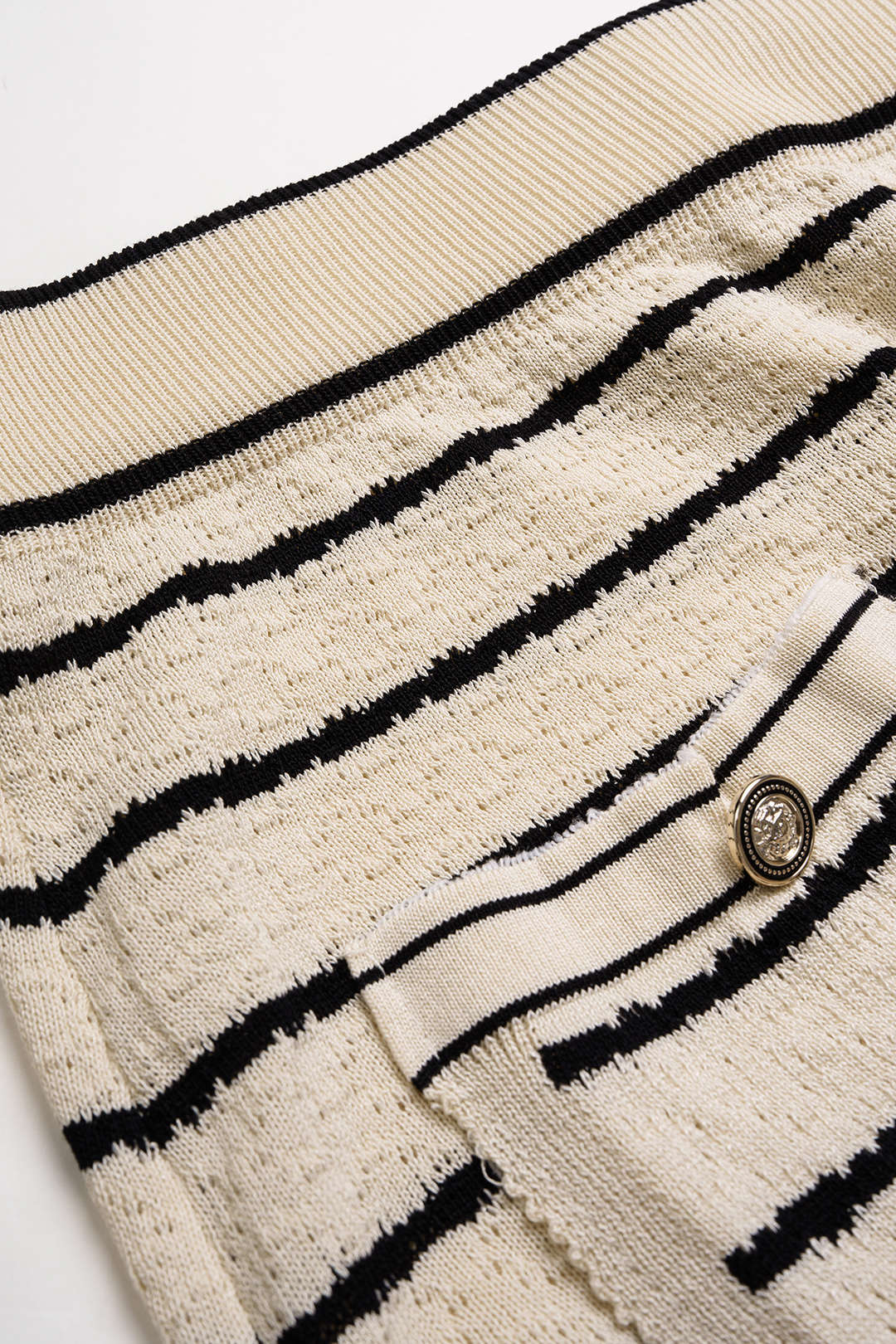 Rina - Gebreide set met vest en rok